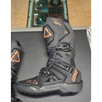 STIVALI ADV LEATT 8.5 HydraDri Black/Bronze - immagine 4