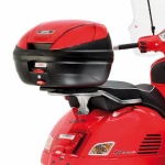 Attacco posteriore Givi SR131 per VESPA GTS SUPER 2008-2022, specifico per bauletto Monolock