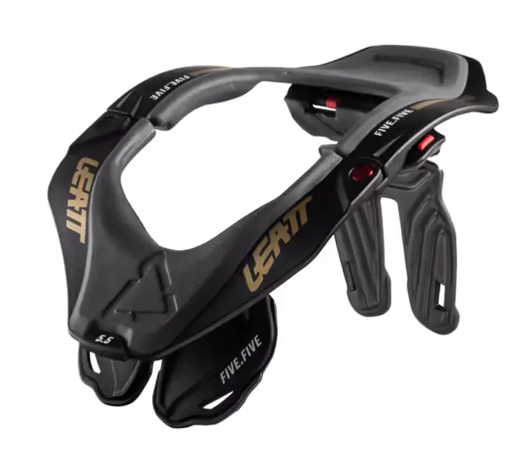 img_1d8c92b2e45b50de5effe0b0def86fb9.png COLLARE LEATT Neck Brace 5.5 BLACK ideale per le discipline Off road tg. L/XL - immagine 1