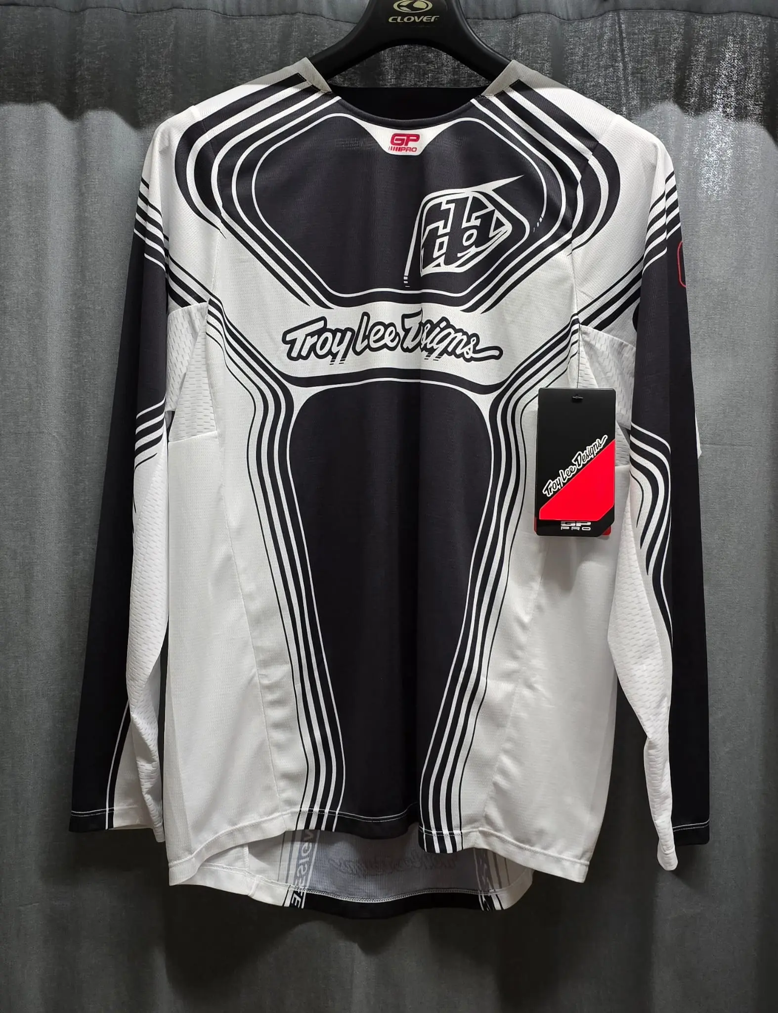 img_8dd05cfb5e116452fb01809e14814cda.jpg MAGLIA TROY LEE DESIGNS GP PRO STREAMLINE BLACK / WHITE - immagine 1