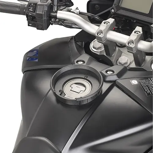 img_95116a0ee4e9f31702fc0eda7f9fa584.jpg BF23 - Flangia Borsa Serbatoio Givi Tanklock BF23 per Yamaha TRACER 900 - immagine 1