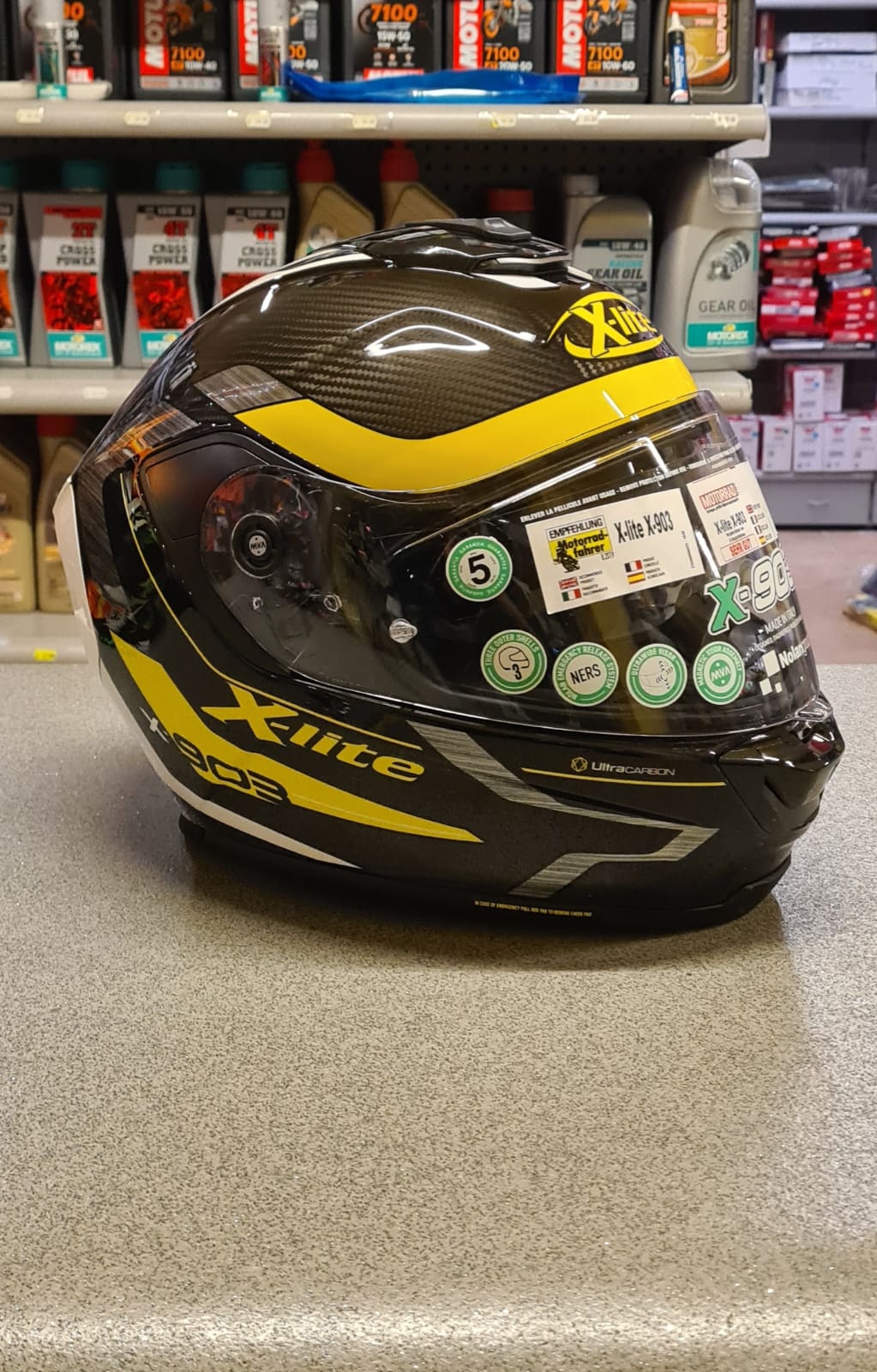 img_b22d866bc783ab282a71f72ec014c964.jpg Casco X-LITE X-903 ULTRA CARBON HARDEN col. 51 - immagine 1