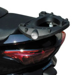 Attacco posteriore Givi E220 per Honda Forza 250 05-07, specifico per bauletto Monokey, comprensivo di staffa Monokey